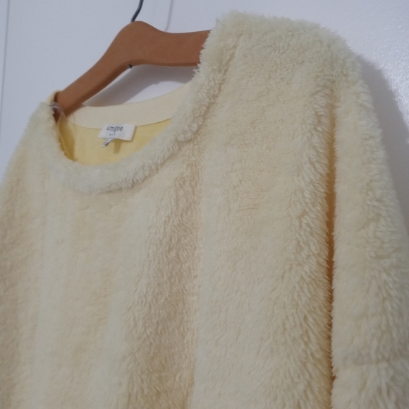 Umgee Oversized Fluffy Cozy Long sleeve Vibrant Yellow Sweater Fleece back NEW - Picture 4 of 12